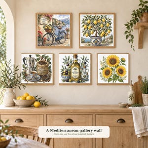 Könnte beinhalten: Ein Set aus fünf quadratischen Wandbildern in Holzrahmen mit mediterranen Motiven: ein Fahrrad mit Zitronenkorb, ein Zitronenbaum im Topf, ein Kaffeeset mit Mokkakanne, Olivenöl mit Oliven und eine Gruppe gelber Sonnenblumen.