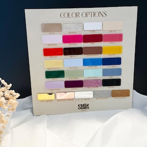 Peut inclure: Nuancier de 20 couleurs diff&eacute;rentes pour des feuilles d'acrylique. Les couleurs comprennent : transparent, givr&eacute;, blanc, cr&egrave;me, rose clair, rose fonc&eacute;, rouge, corail, orange, marron, terre cuite, jaune, jaune clair, bleu clair, turquoise, bleu marine, vert, vert sauge, vert clair, gris, violet clair, violet, paillettes roses, noir, miroir dor&eacute;, miroir or rose, paillettes argent&eacute;es et paillettes dor&eacute;es.