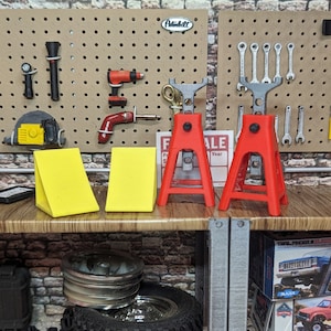 1:10 Scale Jack Stands and Wheel Chocks - Scale RC Accessories!