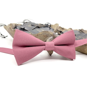 Dusty Pink Rose Bow Tie, Pink Rose Bow tie, Men Bow Tie, Wedding Bow Tie, Groom Bow Tie, Groomsmen Bow Tie
