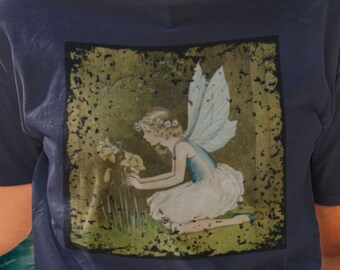 Fairycore T-Shirt – Vintage Fairy with Daffodils Illustration