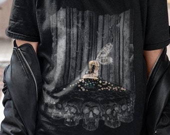 Gothic Fairycore T-Shirt – Grunge Skull Art, Dark Whimsigoth Tee