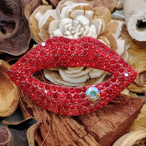Broche Vintage Oria Strass Rouge - Bijou Ancien Plaqué Or - Occasion