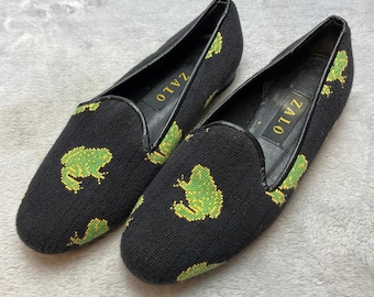 Vintage Zalo Womens Frog Needlepoint Loafers Size 8.5M Black Embroidered Spain