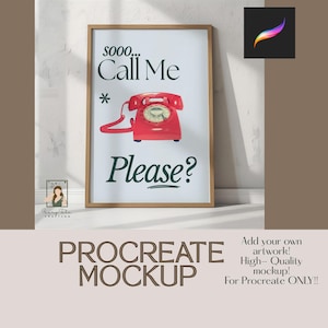 Può includere: Una stampa incorniciata con un telefono rosso vintage e la scritta "SOOO... Call Me * Please?" in un font giocoso. L'opera è su sfondo bianco, incorniciata in legno, ed è un mockup di Procreate.