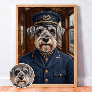 Puede incluir: Un retrato enmarcado de un perro Schnauzer vestido con un uniforme de conductor azul oscuro con botones dorados y una gorra a juego con un emblema dorado. El perro está frente al interior de un vagón de tren. Un círculo muestra su rostro.