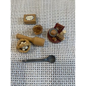 Lot Of 6 Vintage Dollhouse Accessories