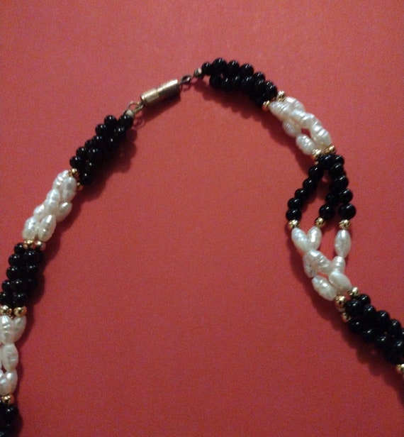 Elegant Necklace of Angel Skin Coral, Black Onyx … - image 4