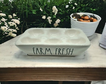 Nouveau Rae Dunn by magenta « FARM FRESH » 6 porte-œufs de collectionneurs en céramique