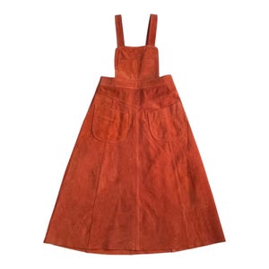 Vestido con pechera de gamuza Free People, talla 2, color naranja óxido, con dobladillo sin rematar y forro. imagen 2