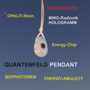Può includere: Un ciondolo opalescente a forma di goccia, con un centro nero, sospeso a un cordino bianco. Il ciondolo ha una luce interna colorata. Il testo sull'immagine include "QUANTENFELD PENDANT" e "Energy-Chip."