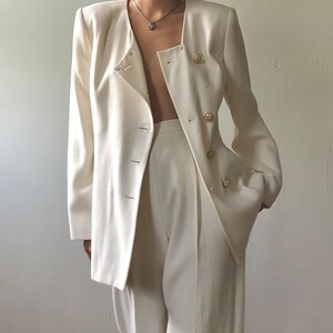 vintage soft ivory color pantsuit, blazer trouser matching 2pc set, size 4p