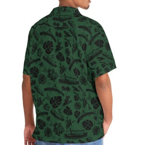 SM-5XL Grüne Dschungel-Kreuzfahrt inspiriert | Hawaiihemd | Tiki-Bar | Aloha-Shirt | Disney | Händler Sam | Dschungel-Navigation Co. | Abenteuerland