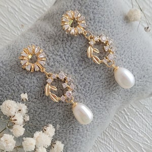 Brautohrringe, Gold, Süßwasserperle, Boho, Brautjungfer, CZ, Perlenhochzeit, Prinzessinnenhochzeit, Boho-Hochzeit, Blumenschmuck