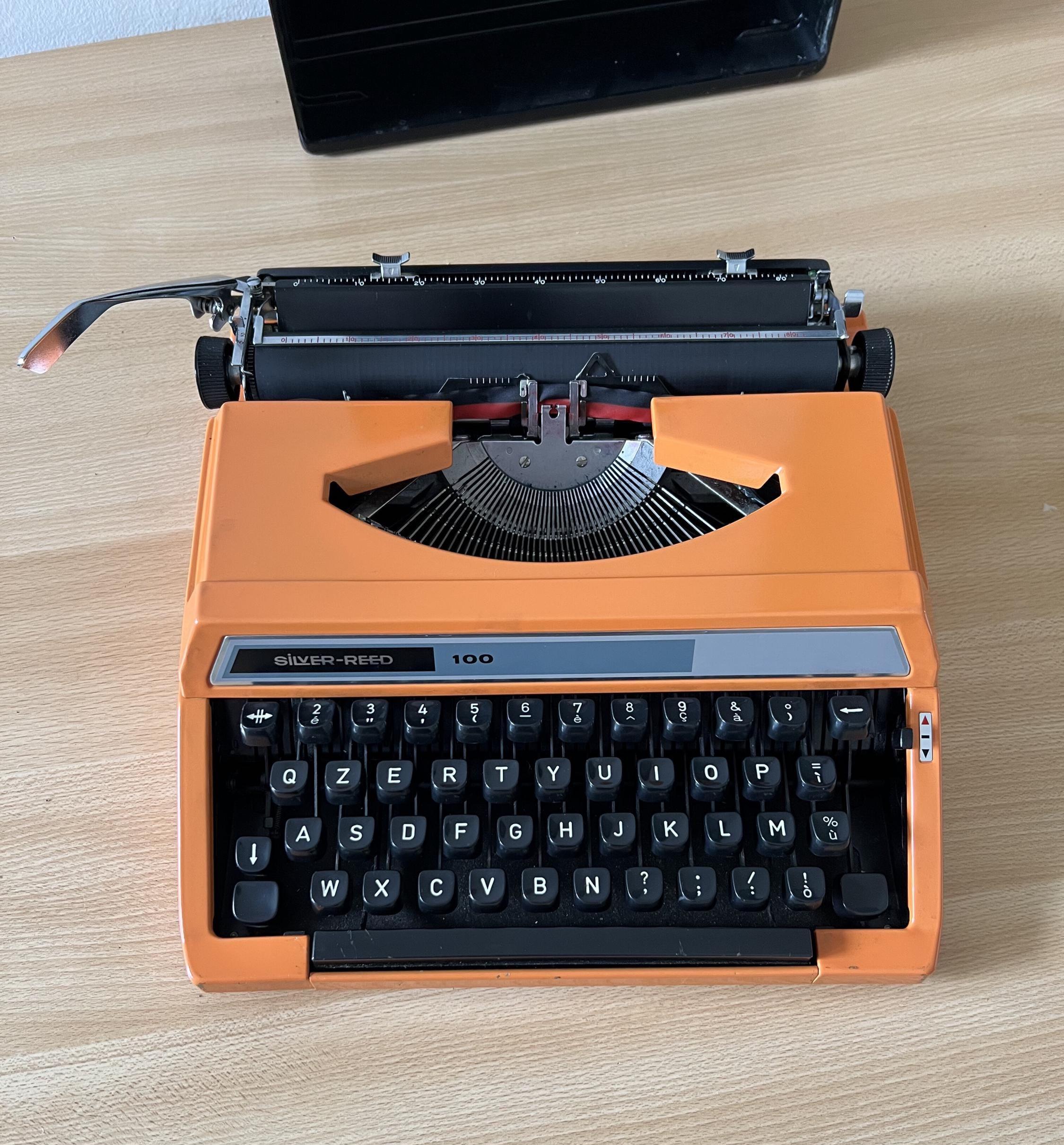 Silver reed typewriter - Etsy 日本