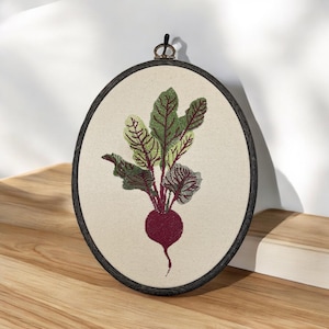 Farmer’s Market Beet finished embroidery hoop art, vegetable art, vegetable wall decor, vegetable decor, kitchen decor, kitchen wall hanging