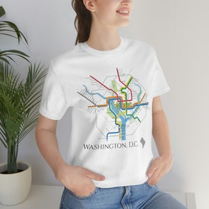 Montrez votre fierté DC avec style avec ce t-shirt Washington DC Metro Map