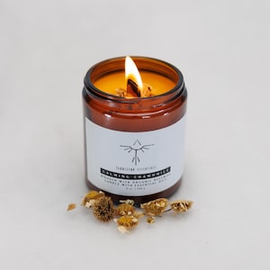 Calming Chamomile Organic Beeswax Candle 9 oz / Transcend Cosmetics