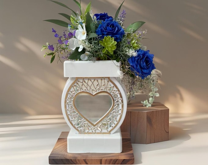 Grave decoration, grave lantern, lanterns, grave decorations, floral decorations, elegant grave lanterns, grave lights, grave light, grave lamp, candle holder