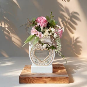 Grave decoration, grave lantern, lanterns, grave decorations, floral decorations, elegant grave lanterns, grave lights, grave light, grave lamp, candle holder