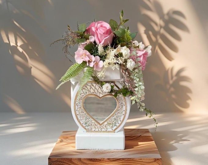 Grave decoration, grave lantern, lanterns, grave decorations, floral decorations, elegant grave lanterns, grave lights, grave light, grave lamp, candle holder