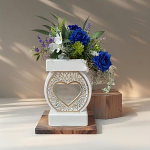 Grave decoration, grave lantern, lanterns, grave decorations, floral decorations, elegant grave lanterns, grave lights, grave light, grave lamp, candle holder