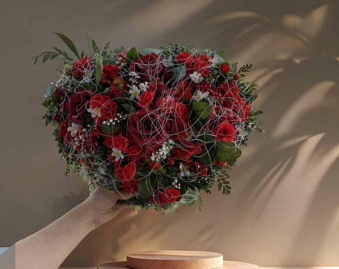 Elegant Memorial Grave Arrangement Textile flowers arrangement Magnolia Red Flower Decoration Elegant Red & Burgundy Heart-Shaped Wreath