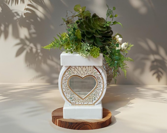 Grave decoration, grave lantern, lanterns, grave decorations, floral decorations, elegant grave lanterns, grave lights, grave light, grave lamp, candle holder