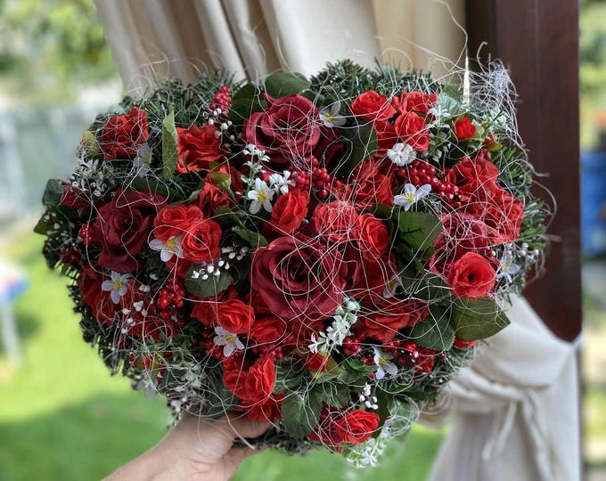 Elegant Memorial Grave Arrangement Textile flowers arrangement Magnolia Red Flower Decoration Elegant Red & Burgundy Heart-Shaped Wreath
