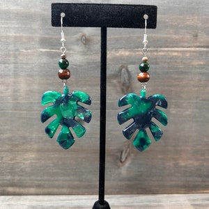 Green leaf earrings