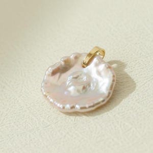 Keshi pearl necklace, Organic pearl, Minimalist pendant, Gold necklace, Dainty jewelry, Irregular pearl, Layering necklace, Unique gift for her, June birthstone, Baroque pearl, Pearl jewelry, Handmade necklace, Wedding jewelry