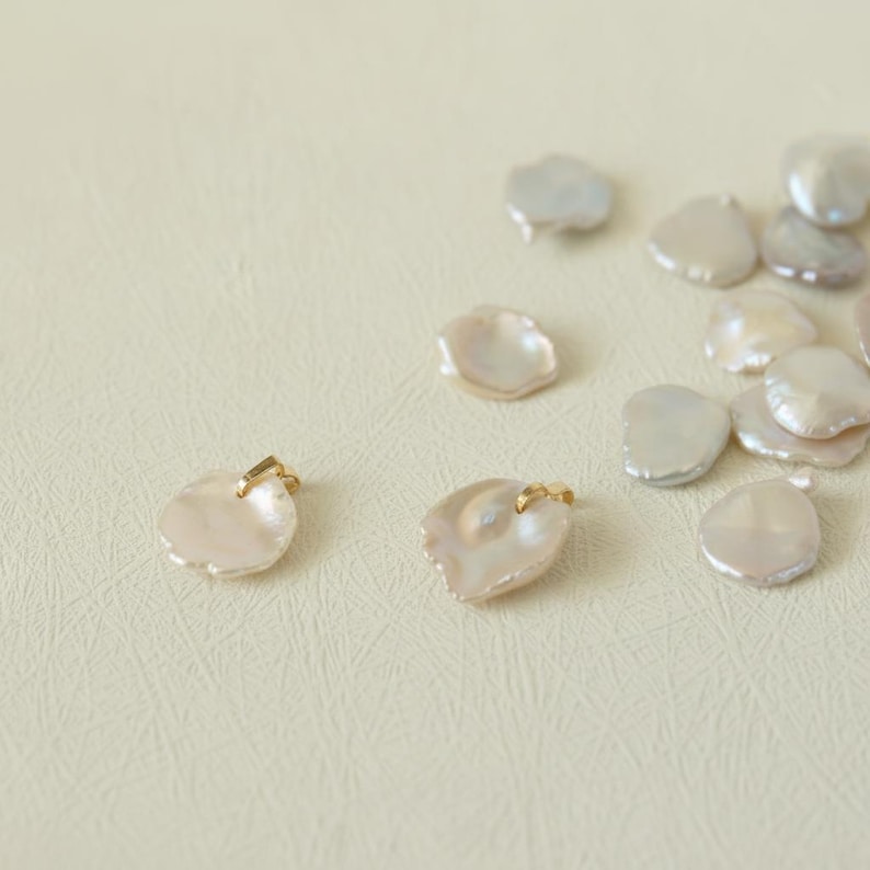 iBijoux keshi pearl necklace, pendant, pearl jewelry, baroque pearl, gold necklace, jewelry, freshwater pearl, women's jewelry, keshi pearl, gold pendant, gift for her, modern necklace, wedding gift, keshi pearl, irregular pearl, unique pendant, coastal jewelry, natural stone, freshwater pearl, layering necklace, minimalist gift, organic jewelry, pearl necklace, unique gift, gold keshi, baroque pearl supplies for making jewellery