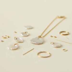 iBijoux keshi pearl necklace, pendant, pearl jewelry, baroque pearl, gold necklace, jewelry, freshwater pearl, women's jewelry, keshi pearl, gold pendant, gift for her, modern necklace, wedding gift, keshi pearl, irregular pearl, unique pendant, coastal jewelry, natural stone, freshwater pearl, layering necklace, minimalist gift, organic jewelry, pearl necklace, unique gift, gold keshi, baroque pearl supplies for making jewellery