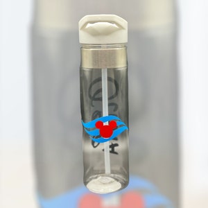 Botella de agua personalizada inspirada en un crucero de Disney: regalo personalizado con extensor de pescado para un viaje mágico / Elige la opción de logotipo
