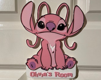 Spersonalizowany, inspirowany Lilo i Stitchem, drukowany w 3D znak na drzwi „Anioł” | Disney Décor