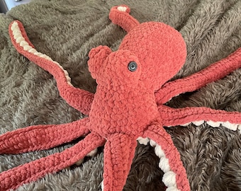 Anchor the Octopus crochet plushie