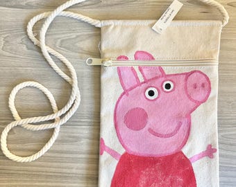 Handbemalte Cross Body Bag, Peppa Geschenk, Peppa Pig Geschenk, Peppa Geldbörse, Benutzerdefinierte Peppa Bag, Peppa Cross Body Bag