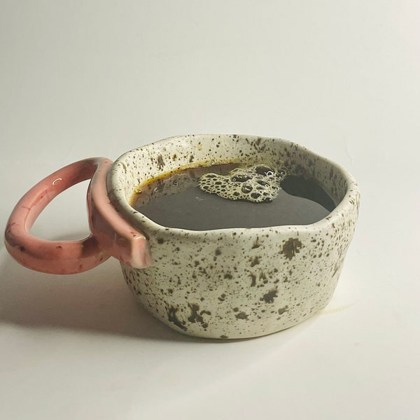 Mug rose à anse | Mug Mid-Century, Mug esthétique, Mignon, Poterie, Fait main, Céramique, Cadeaux pour elle, Ustensiles de cuisine, Verres, Grande tasse