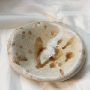 READY TO SHIP Pebble Catchall – Studio Second (Honey-Toned Cocoa Drip)