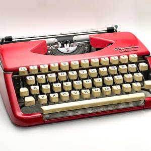 Olympia Splendid 66 Antique Red Typewriter
