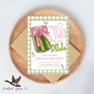Modello di invito di compleanno "Two Is A Big Dill"