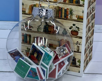 Miniature Books Ornament: 20 Weihnachtstitel in einer besonderen Geschenkbox