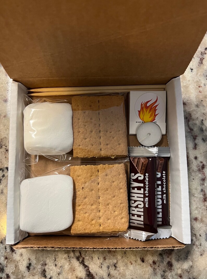 S'mores Mini Kit Gift Box: Milk Chocolate, Marshmallows & Graham ...