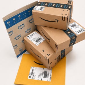 Dollhouse Miniature 5pc Amazon Mini Shipping Packages Mailers, Envelopes, Diorama, Props, 1:12 Scale