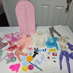Vtg 1987 Barbie Sweet Roses Armoire Pink Wardrobe Closet 13&quot; Tall Mattel Accesso