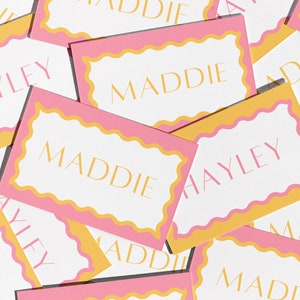 Cartes de menu et de place modernes personnalisables | Bordure ondulée | Douche nuptiale, Bachelorette, poules ou anniversaire | Rose et Orange | Modèles numériques