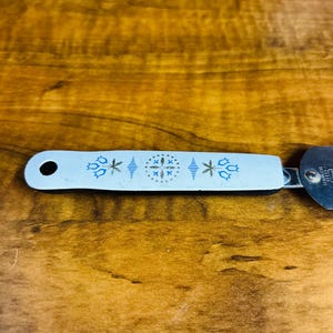 Vintage Ekco blue tulip cake Icing spatula