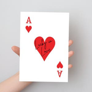 Carta Ás de Copas "Sorte no Amor" para Imprimir - Design de Carta de Baralho Romântica para Download Digital
