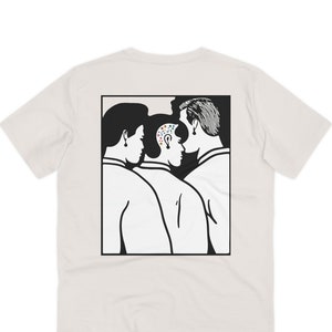 Peut inclure: Une illustration en noir et blanc de trois personnes debout côte à côte. La personne au milieu a un motif coloré sur la tête.