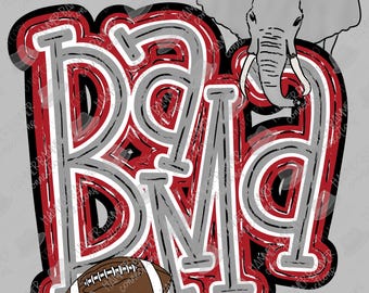 Può includere: Grafica grigia con le lettere "BAMA" in rosso, bianco e grigio, con un pallone da football in basso. Un'immagine di un elefante è in alto a destra. Il design è su sfondo grigio.